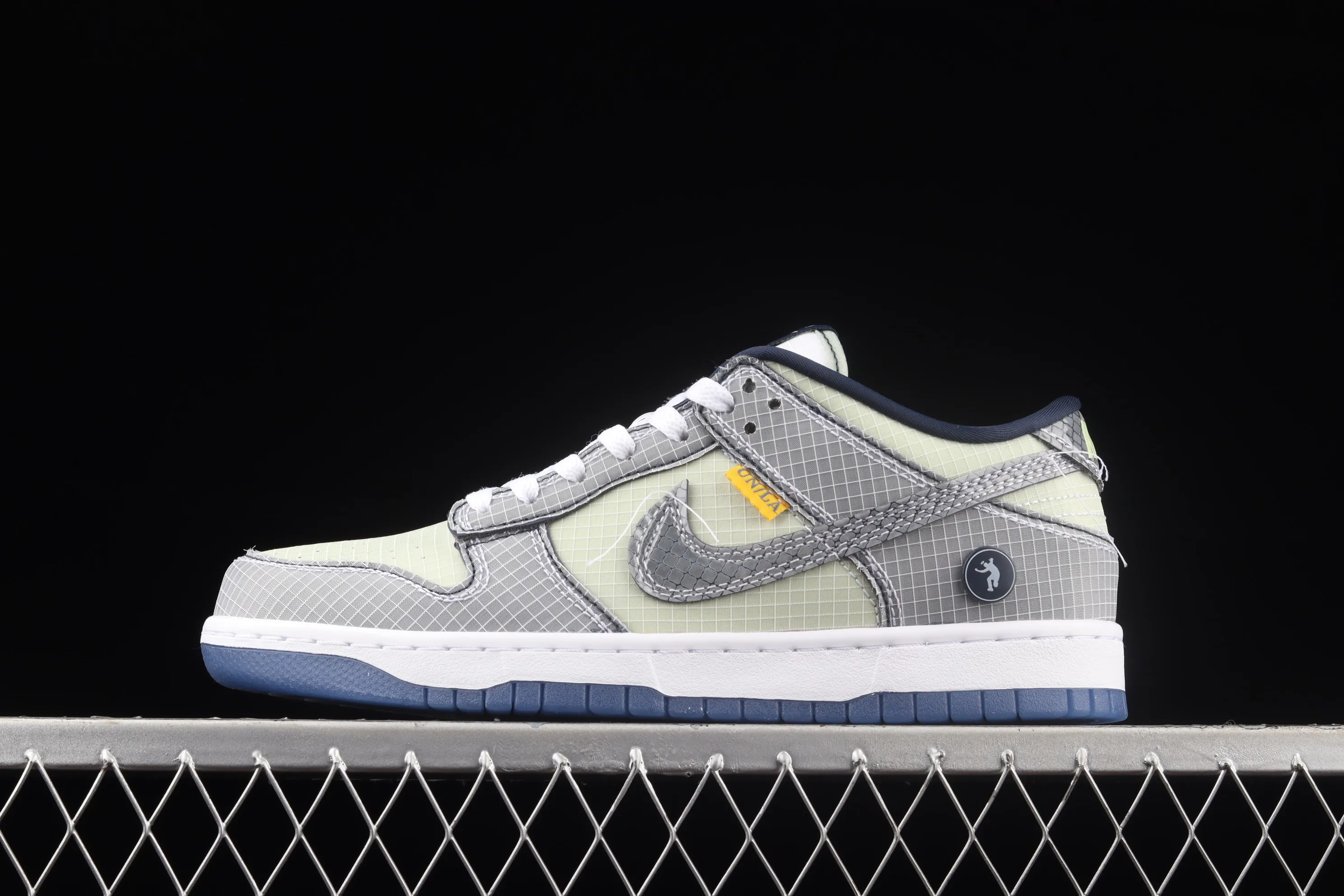 All categories Nk SB Dunk Series Nk SB Dunk Low low-top sneakers Unlon x Nk SB Dunk Low joint model dark blue green SB smashed backboard fashion casual sneakers DJ9649-401